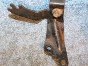1965-1970 Custom Galaxie 500 LTD Brougham ORIG 289 302 2V THROTTLE CABLE BRACKET