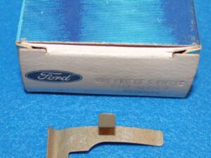 1970-1973 Ford Mustang Mach1 Torino Cougar NOS AIR CLEANER VAC FILTER RETAINER