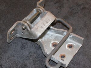 1969 Mustang Mach 1 Boss Shelby Cougar XR7 Eliminator ORIG RH DOOR LOWER HINGE