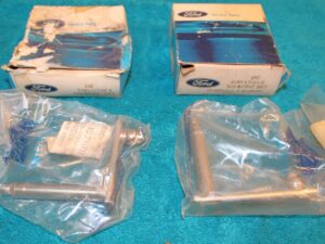 1973-1978 Ford Mercury Capri NOS LH + RH WIPER MOUNTING ARM & PIVOT SHAFT ASSMS