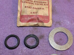 1957 1958 Ford Fairlane 500 Thunderbird Ranchero NOS POWER STEERING VALVE KIT