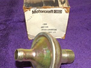 1978 Ford F100 E100 Bronco NOS 6-Cylinder 300 EXHAUST AIR SUPPLY CHECK VALVE