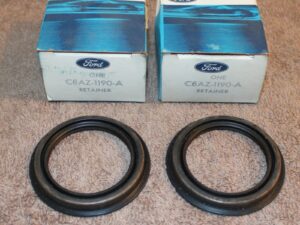 1965 1966 1967 1968 1969 1970 Mustang GT Shelby NOS DISC BRAKE GREASE RETAINERS
