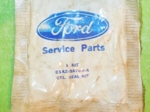 1965 1966 1967 1968 1969 70 Mustang Shelby Cougar NOS P/S CYLINDER RAM SEAL KIT