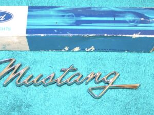 1968 Mustang Fastback Coupe CS Convertible NOS FENDER 'MUSTANG' EMBLEM NAMEPLATE