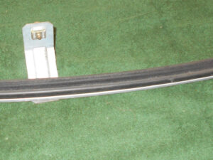 1964 1965 1966 Thunderbird Hrdtp Landau Convert RH DOOR WINDOW FRONT GUIDE TRACK