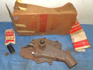1957 1958 1959 1960 Ford Tilt Cab Heavy Duty Truck NOS 302 332 Gas V8 WATER PUMP