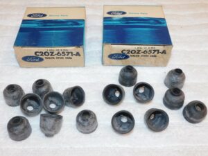 1962-63 Fairlane Falcon Galaxie Shelby Comet Meteor NOS 221 260 VALVE STEM SEALS
