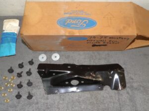 1974 Ford Mustang II Mach 1 NOS DASH PANEL CLUTCH CABLE MOUNTING REINFORCEMENT