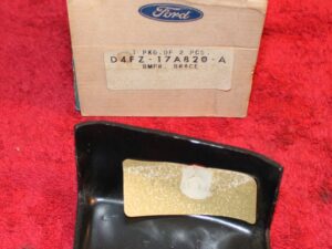 1974 1975 Ford Pinto Mercury Bobcat NOS FRONT BUMPER RH END SUPPORT BRACE