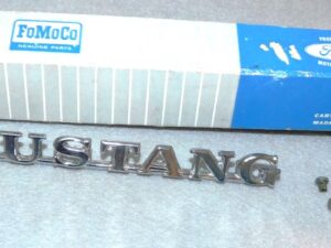 1965 1966 Mustang Coupe Convertible NOS FRONT FENDER 'MUSTANG' EMBLEM NAME PLATE