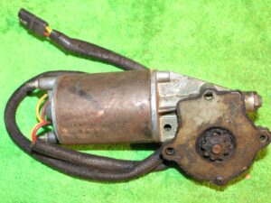 1966-1971 Lincoln Continental Sedan Town Car NOS RH REAR DOOR WINDOW DRIVE MOTOR