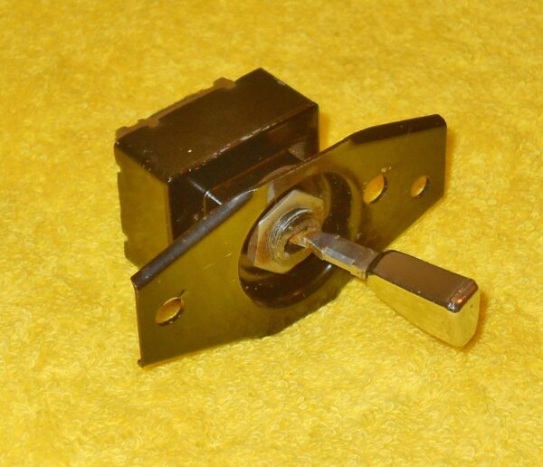 57-3066.jpg