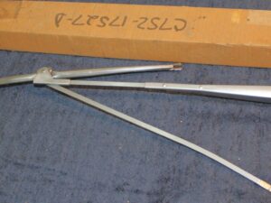 1967 1968 1969 Ford Thunderbird NOS LH WINDSHIELD WIPER PIVOT ARM & BLADE ASSEM