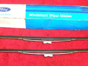 1969-1977 Ford Bronco NOS LH+RH WINDSHIELD WIPER BLADE ASSEMBLIES 13"