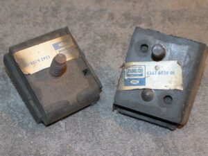 1963 1964 Ford 300 Custom Galaxie 500 Car NOS 223 6-CYL MOTOR MOUNT INSULATORS