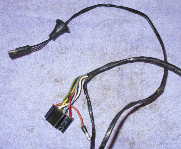 57-3719.jpg 57-3719.jpg