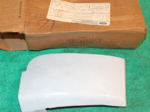 1978 1979 Fairmont Futura Zephyr Z7 2-Dr NOS REAR BUMPER RH STONE END DEFLECTOR