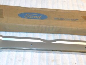1971 1972 1973 Mercury Cougar Hdtp Convertible Xr7 NOS RH FRONT HOOD LIP MOLDING