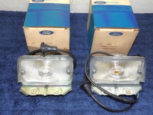 1969 1970 Ford Custom Galaxie 500 XL LTD Brougham NOS LH+RH FRONT PARKING LAMPS