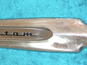1949 Ford Custom 2-Door Station Wagon NOS RH 'CUSTOM' FENDER ORNAMENT MOULDING