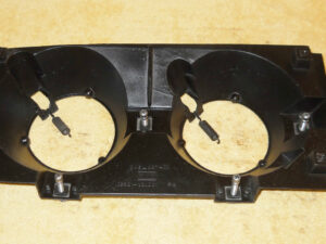 1969 Ford Thunderbird Sedan Hardtop Landau ORIG PS RH HEAD LIGHT BUCKET HOUSING
