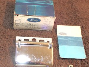 1968 1969 Fairlane Torino Cyclone Galaxie Thunderbird NOS RH DOOR INSIDE HANDLE