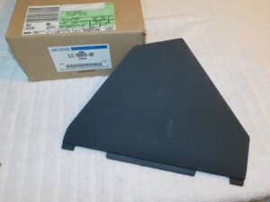 2003-2006 Ford Expedition NEW OEM NOS COWL SIDE PANEL FUSE COVER ASSEMBLY