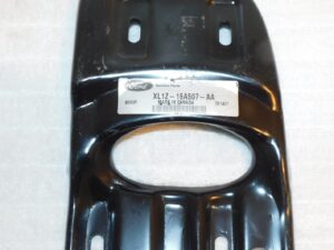 1999-2002 Ford Expedition NEW OEM NOS RUNNING BOARD STEP REINFORCEMENT BRACKET