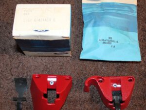1982 Ford EXP Mercury LN7 NOS RED LH+RH TRUNK LUGGAGE COMPARTMENT COVER BRACKETS