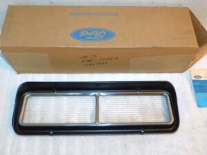 1971 Mercury Marquis Brougham Colony Park NOS FRONT PARKING LAMP LIGHT LENS