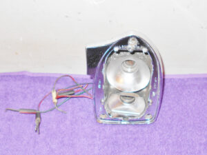 69 1970 1971 1972 1973 Jaguar XJ6 XJ12 Series1 RH REAR TAIL LIGHT BEZEL HOUSING