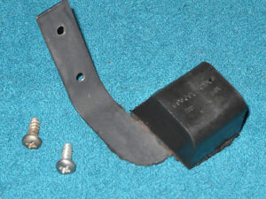 59 1960 Lincoln Hdtp Premiere Continental ORIG PS RH REAR DOOR WINDOW LOWER STOP