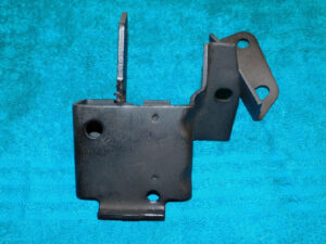 1966 1967 1968 1969 1970 Mustang Shelby Cougar ORIG 289 302 351W L MOTOR BRACKET