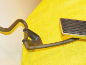 1969 Mustang Mach 1 Boss Shelby Cougar XR7 Eliminator ORIG GAS PEDAL & PIVOT ROD