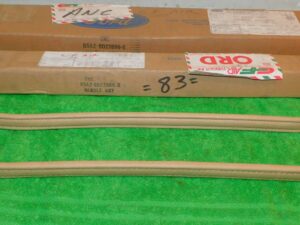 1975 1976 1977 1978 Ford LTD Landau O/W Coupe NOS SADDLE DOOR PULL STRAP HANDLES