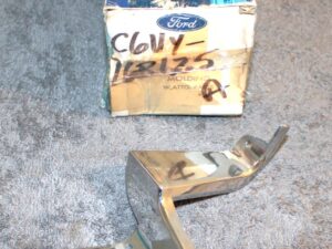1966 1967 Lincoln Continental NOS LH FRONT FENDER GRILLE BEZEL FRONT MOLDING