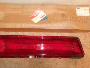 1969 Ford Thunderbird Sedan Hardtop Landau NOS RH REAR TAIL LIGHT LAMP LENS