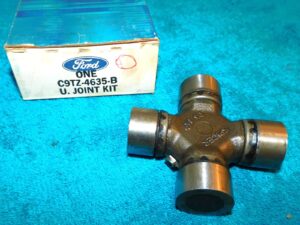 1970-1977 Ford Bronco NOS 170 200 302 DRIVESHAFT FRONT - REAR U-JOINT Dana