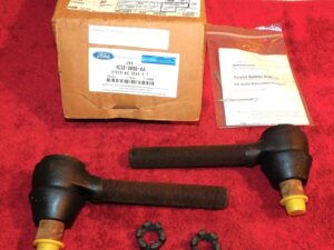 1999 2000 2001 Ford F250 F350 Super Duty NOS STEERING GEAR TIE ROD END KIT