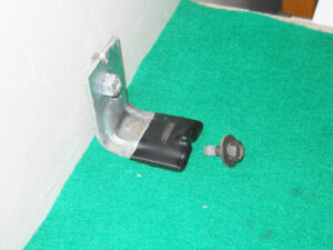 1971 1972 1973 Mustang Mach 1 Boss Grande Cougar Xr7 ORIG DOOR WINDOW LOWER STOP