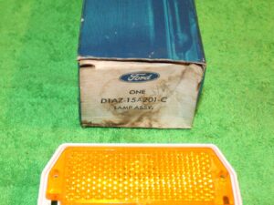 1971 1972 Ford Custom Galaxie 500 LTD Brougham NOS RH FRONT MARKER LIGHT LAMP