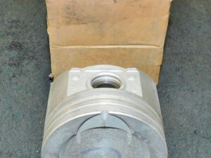 1966-70 Ford Galaxie Mustang Mercury Monterey Cougar NOS 390 2V STD. PISTON Red