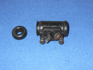 1964 1965 1966 Mustang Falcon Ranchero Comet ORIG 6 CYL WHEEL 9" BRAKE CYLINDER