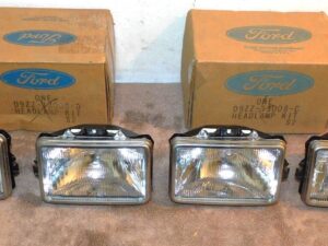 1979 1980 1981 1982 Ford Mustang NOS LH + RH FRONT HEAD LAMP KITS