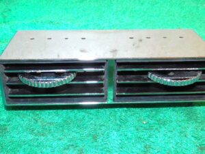 1967 1968 Mercury Cougar Xr7 ORIG XR7 WOODGRAIN DASH CENTER A/C VENT