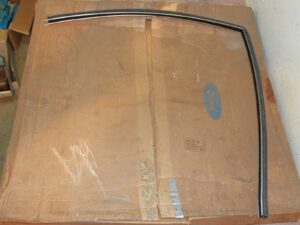1966-1977 Ford Bronco NOS FRONT DOOR GLASS TOP RUN LH or RH