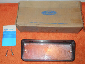 1971 1972 Mercury Monterey Custom Sedan Coupe NOS FRONT PARKING LAMP LIGHT LENS