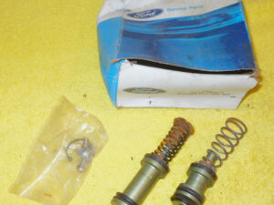 1973 1974 Ford F250 E100 E250 NOS MANUAL or POWER DRUM BRAKE MASTER CYLINDER KIT