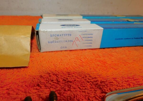 57-6137.jpg 57-6137.jpg